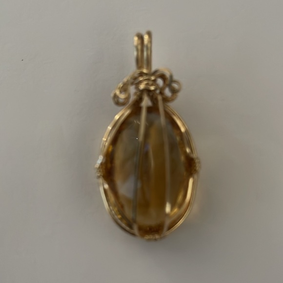 Real Citrine stone 23 carats on yellow silver tone pendant - Picture 4 of 4